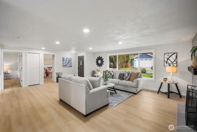 20407 30th Avenue W, Lynnwood, WA 98036