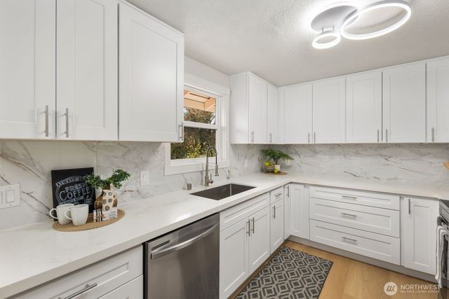 20407 30th Avenue W, Lynnwood, WA 98036