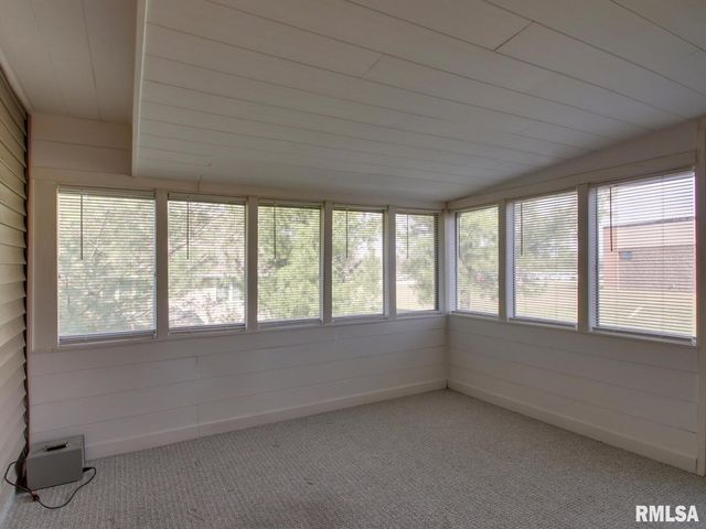 4919 CHESTNUT Street, Quincy, IL 62305