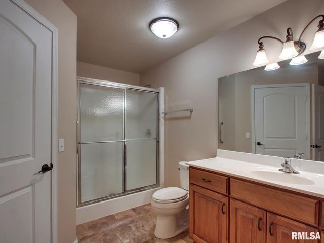 4919 CHESTNUT Street, Quincy, IL 62305