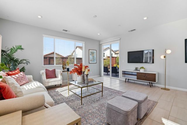 3539 Marshall Dr, Folsom, CA 95630