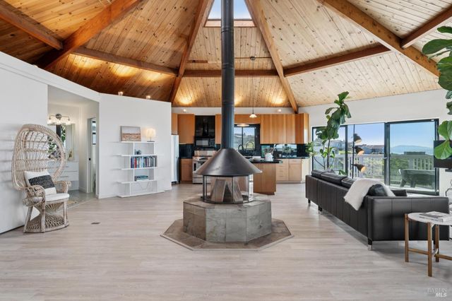 557 Oceana Dr, Dillon Beach, CA 94929