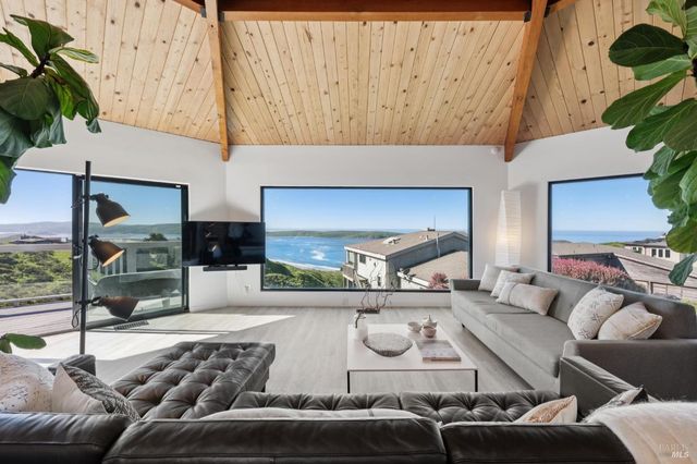 557 Oceana Dr, Dillon Beach, CA 94929