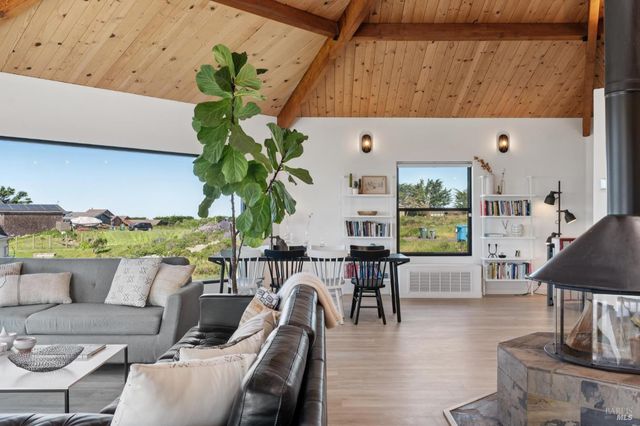 557 Oceana Dr, Dillon Beach, CA 94929