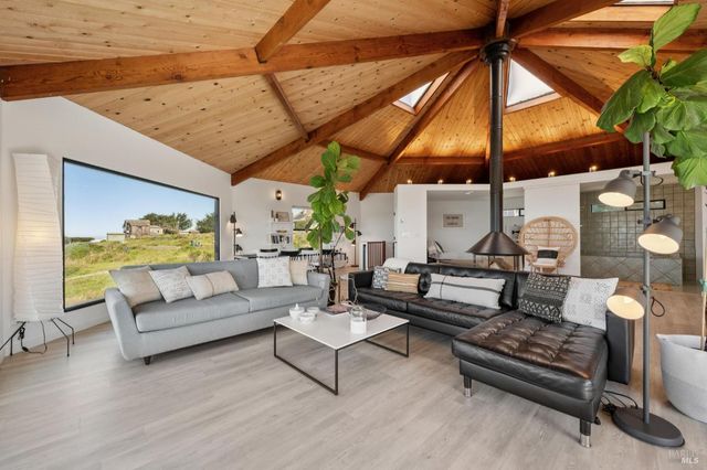 557 Oceana Dr, Dillon Beach, CA 94929
