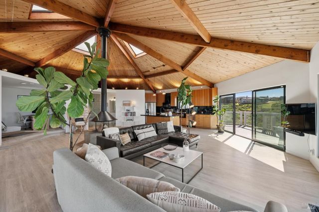 557 Oceana Dr, Dillon Beach, CA 94929