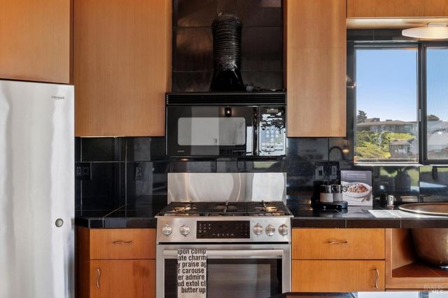 557 Oceana Dr, Dillon Beach, CA 94929