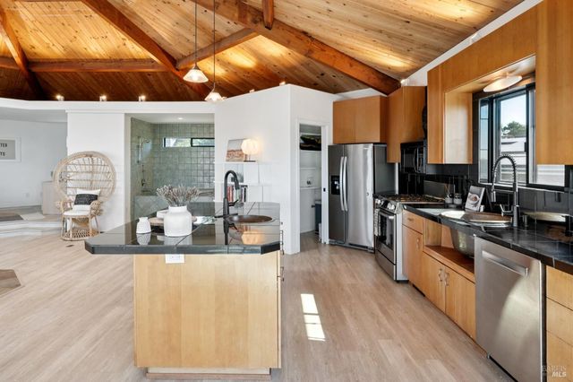 557 Oceana Dr, Dillon Beach, CA 94929