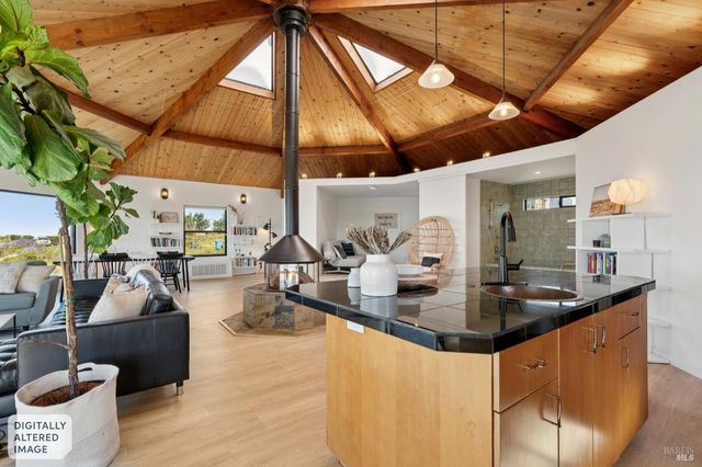 557 Oceana Dr, Dillon Beach, CA 94929