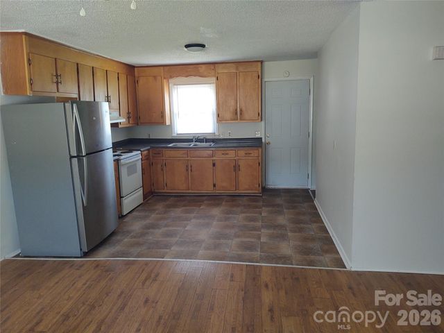 2100 AIRPORT Road, Salisbury, NC 28147