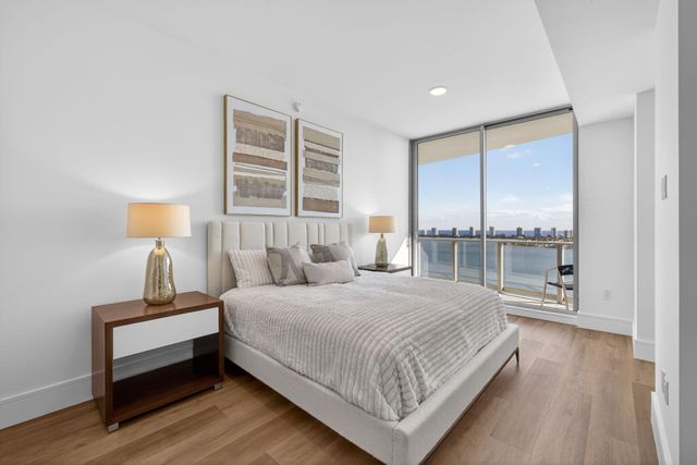 220 Lake Shore Drive 1906, Lake Park, FL 33403