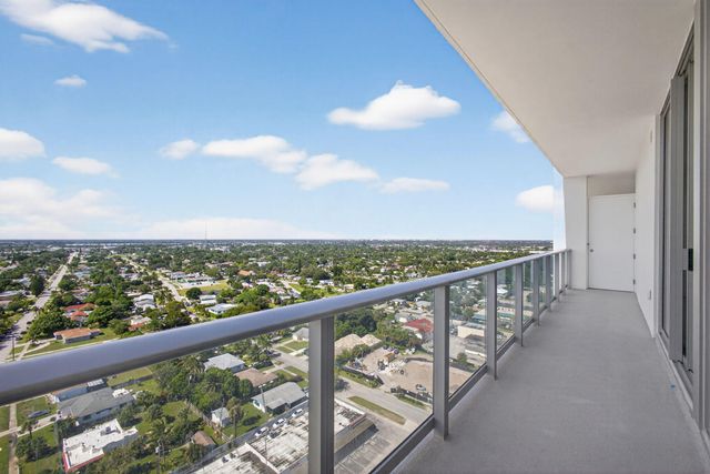 220 Lake Shore Drive 1906, Lake Park, FL 33403