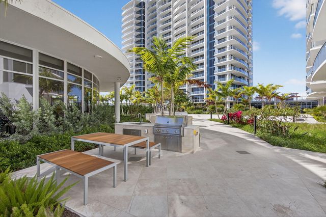 220 Lake Shore Drive 1906, Lake Park, FL 33403