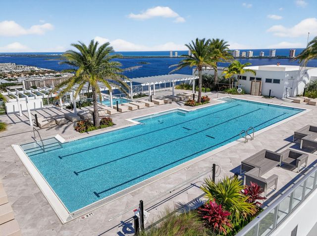 220 Lake Shore Drive 1906, Lake Park, FL 33403