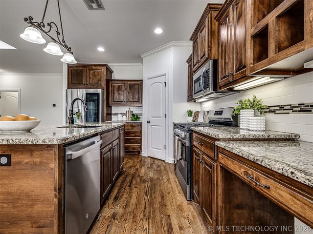 1937 Lester Avenue, Bartlesville, OK 74006