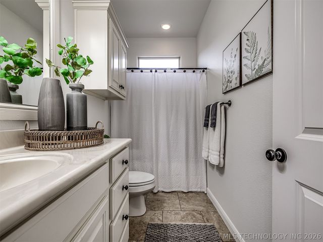 1937 Lester Avenue, Bartlesville, OK 74006
