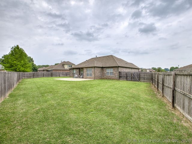 1937 Lester Avenue, Bartlesville, OK 74006