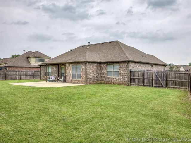 1937 Lester Avenue, Bartlesville, OK 74006