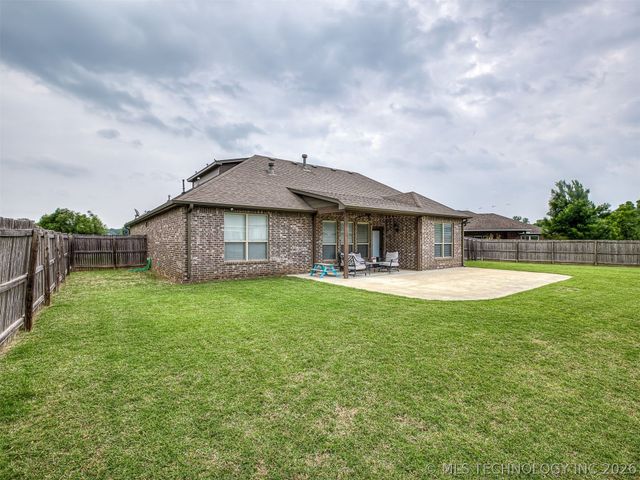 1937 Lester Avenue, Bartlesville, OK 74006