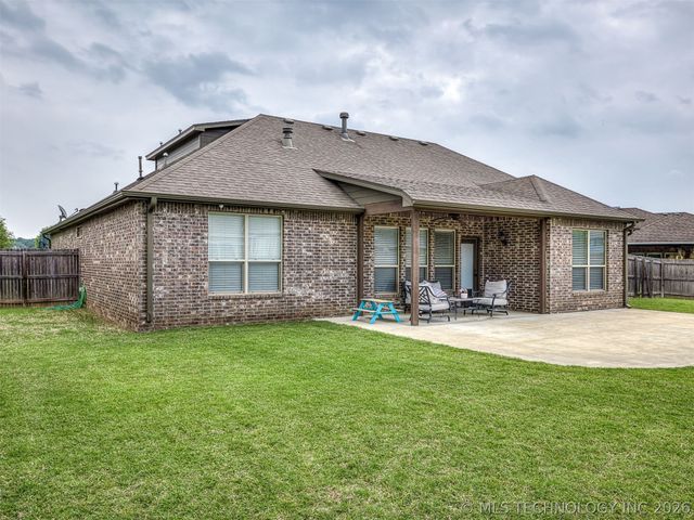 1937 Lester Avenue, Bartlesville, OK 74006