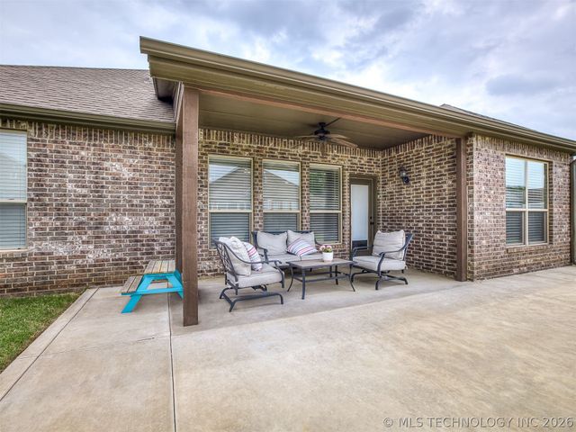 1937 Lester Avenue, Bartlesville, OK 74006