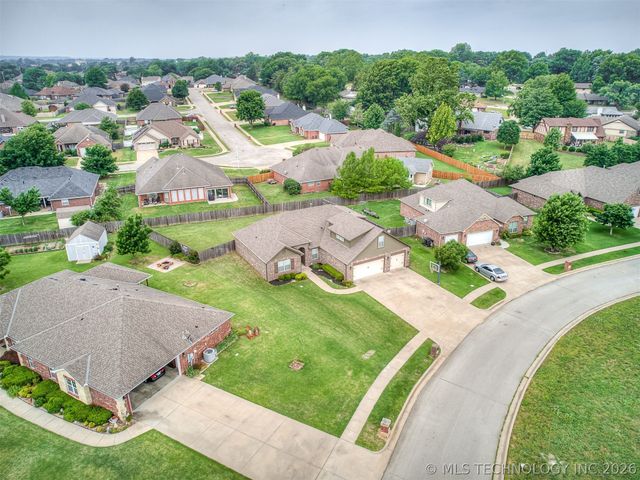 1937 Lester Avenue, Bartlesville, OK 74006