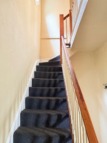 7047 S EBERHART Avenue, Chicago, IL 60637