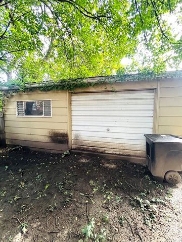 7047 S EBERHART Avenue, Chicago, IL 60637