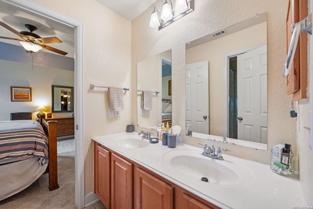 13039 Walking Horse, Helotes, TX 78023