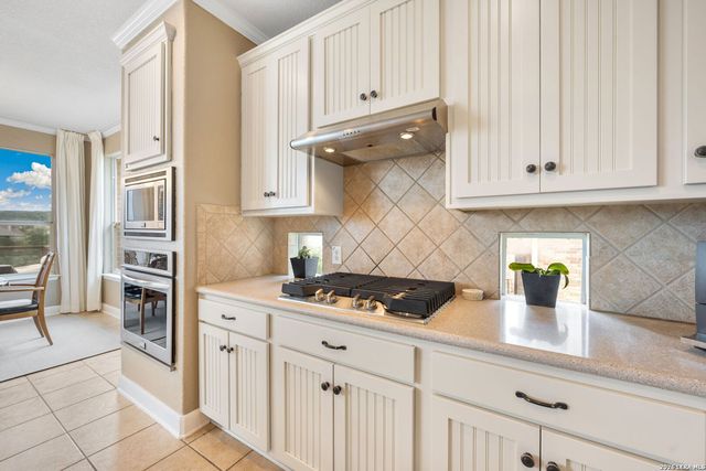 13039 Walking Horse, Helotes, TX 78023