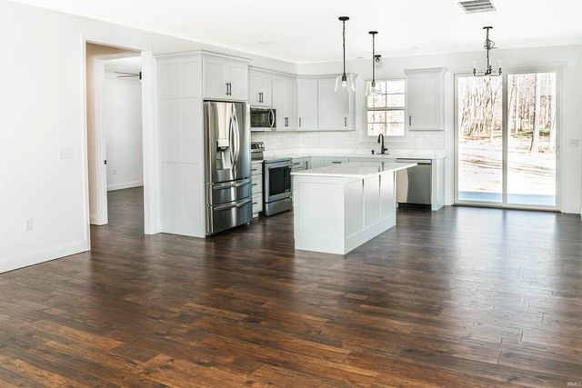 8190 S Stanford Road, Bloomington, IN 47403