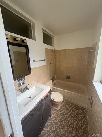 10531 Landseer Drive, St Louis, MO 63136