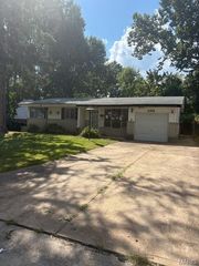 10531 Landseer Drive, St Louis, MO 63136