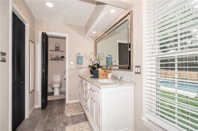 13293 W 112th Terrace, Overland Park, KS 66210