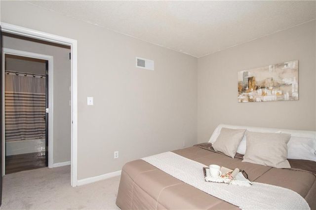 13293 W 112th Terrace, Overland Park, KS 66210