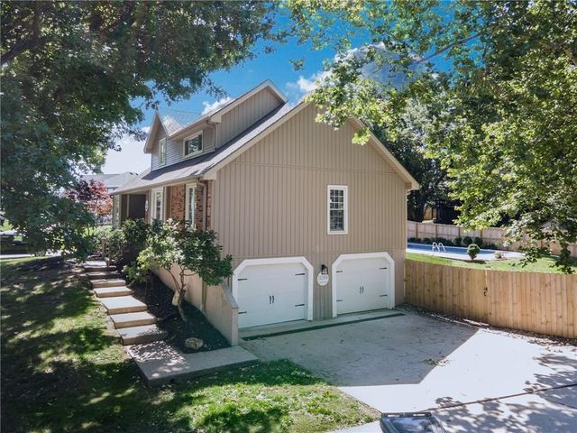 13293 W 112th Terrace, Overland Park, KS 66210