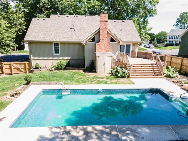 13293 W 112th Terrace, Overland Park, KS 66210