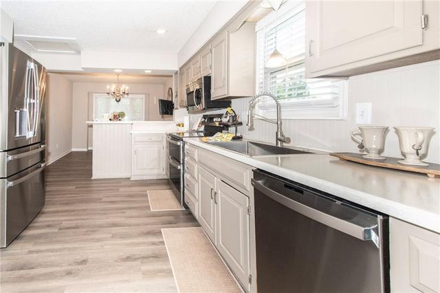 13293 W 112th Terrace, Overland Park, KS 66210