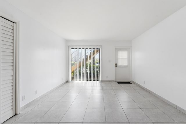 2671 Riverside Drive 1, Coral Springs, FL 33065