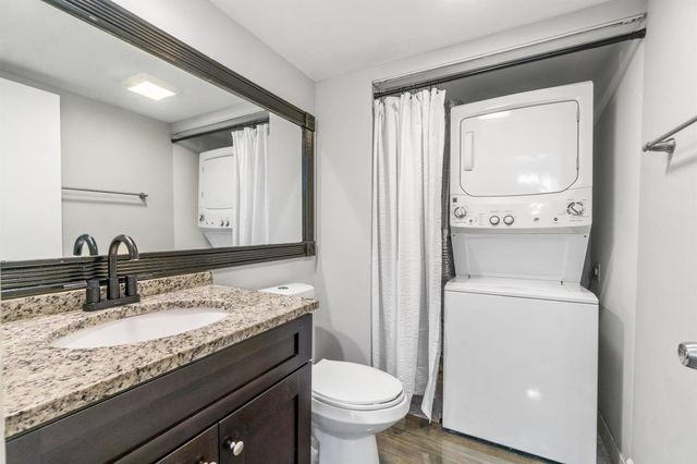 1015 10th Court, Palm Beach Gardens, FL 33410