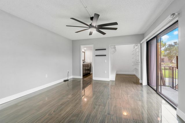 1015 10th Court, Palm Beach Gardens, FL 33410