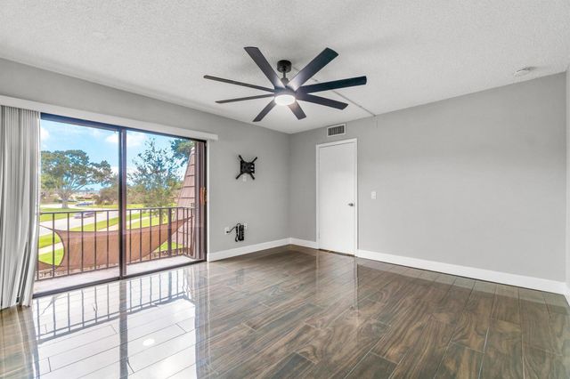 1015 10th Court, Palm Beach Gardens, FL 33410