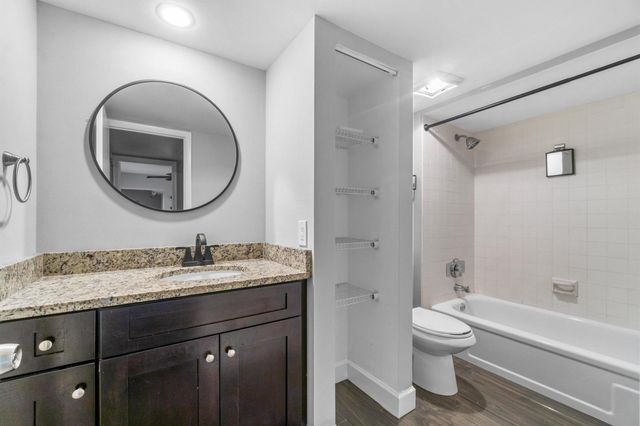 1015 10th Court, Palm Beach Gardens, FL 33410