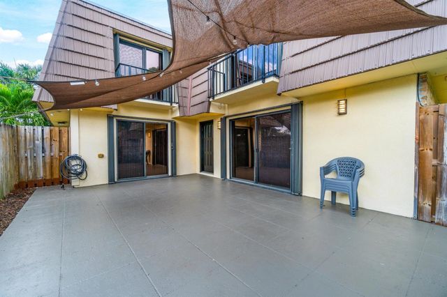 1015 10th Court, Palm Beach Gardens, FL 33410