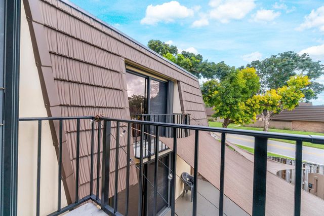 1015 10th Court, Palm Beach Gardens, FL 33410