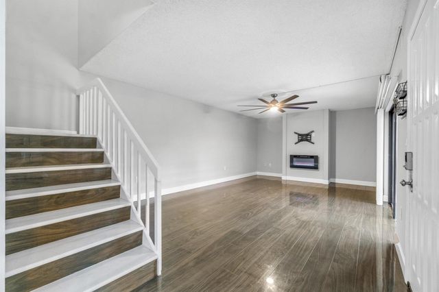 1015 10th Court, Palm Beach Gardens, FL 33410