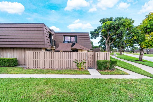 1015 10th Court, Palm Beach Gardens, FL 33410