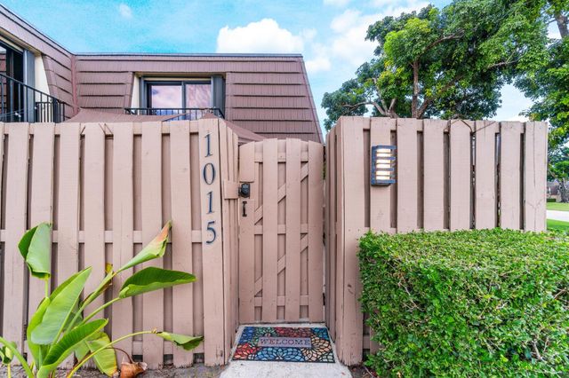 1015 10th Court, Palm Beach Gardens, FL 33410