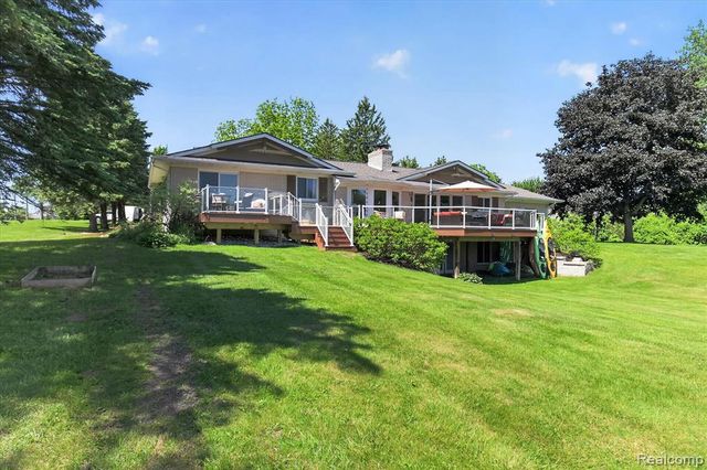 3860 E Commerce Road, Commerce Twp, MI 48382