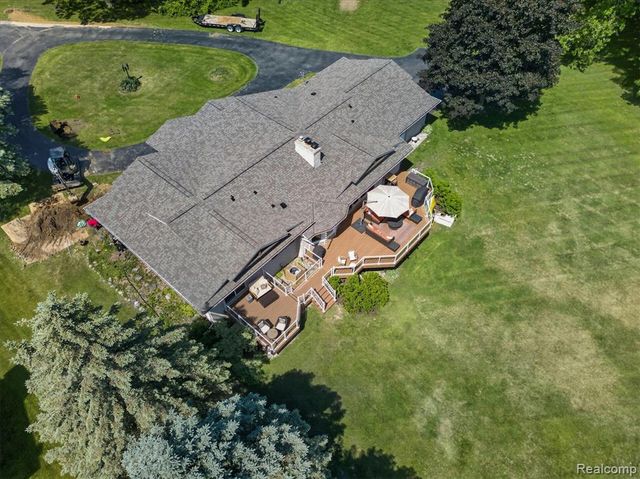 3860 E Commerce Road, Commerce Twp, MI 48382